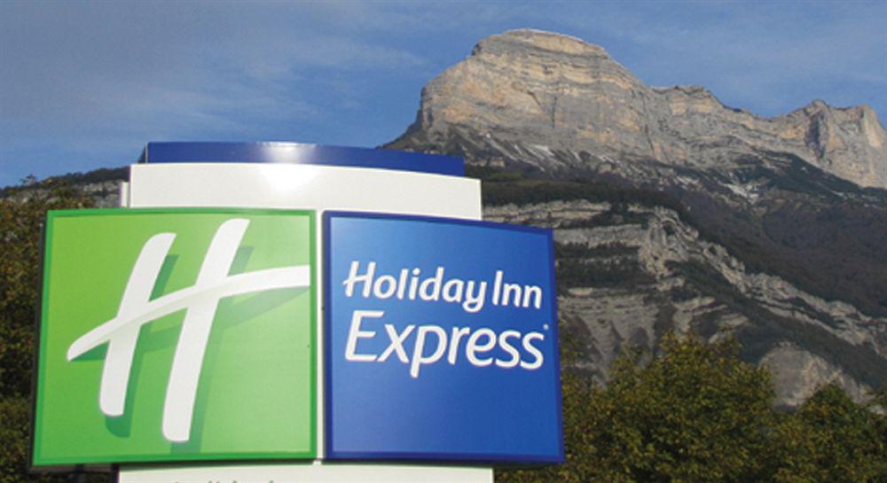 Holiday Inn Express Grenoble-Bernin Exterior foto